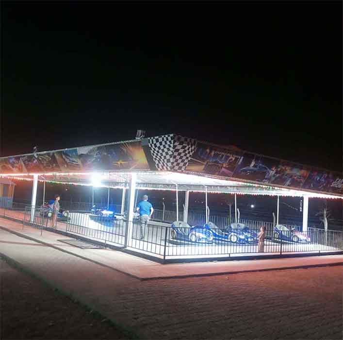 Gece çekilmiş bir çarpışan araba pisti