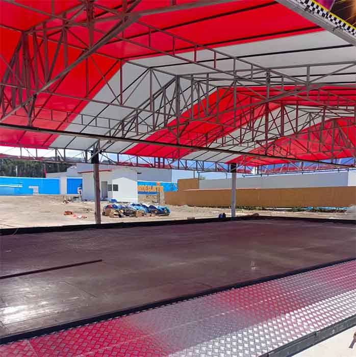 Çarpışan Araba Pisti Çarpışan araba pisti kırmızı beyaz brandası