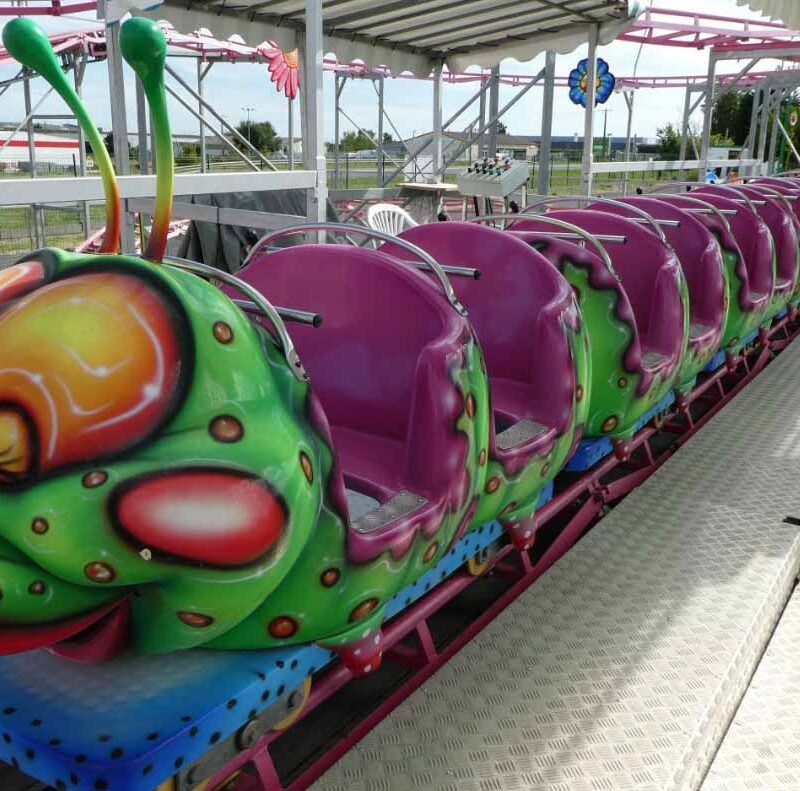brocomela açık havada bir lunapark makinesi